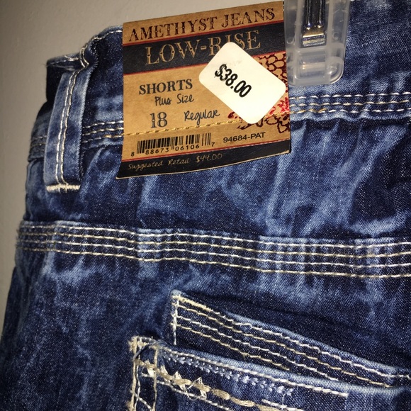 Stone washed denim shorts - Picture 4 of 5